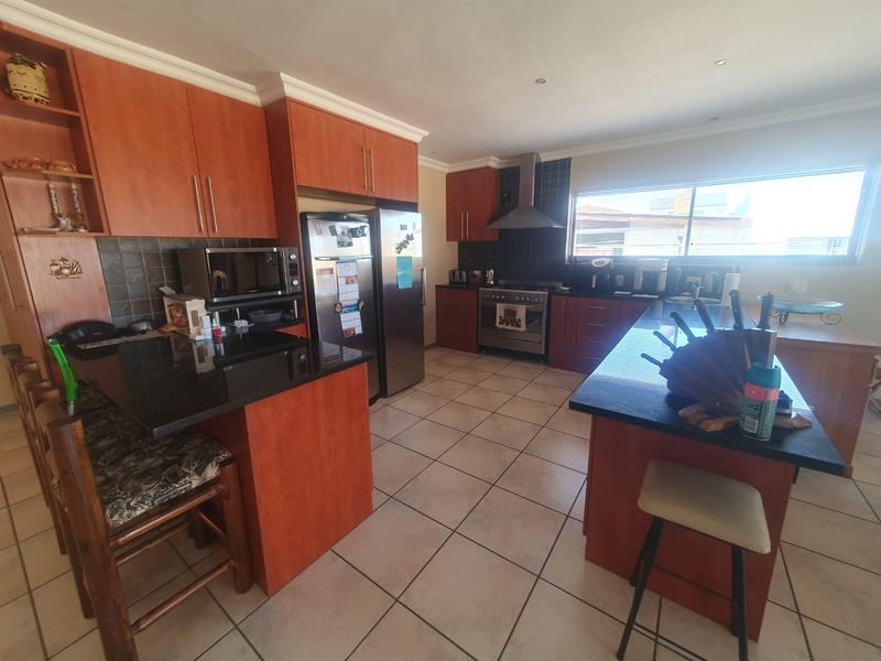 4 Bedroom Property for Sale in Franskraal Western Cape